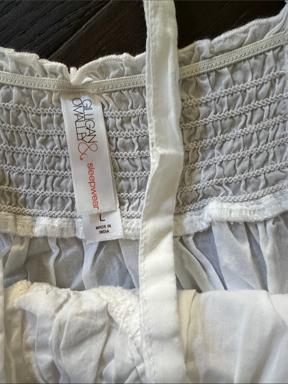 Gilligan & O'Malley White Smocked V-Neck nightgown 💯 %cotton - Picture 2 of 16